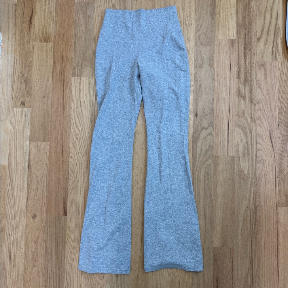 Aritzia TNA Chill Gray Women's Flared Pants